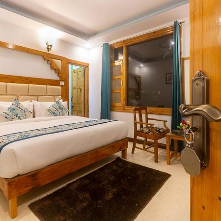 Bed and Breakfast Golden Oak Shimla Zewnętrze zdjęcie
