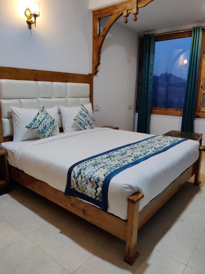 Bed and Breakfast Golden Oak Shimla Zewnętrze zdjęcie