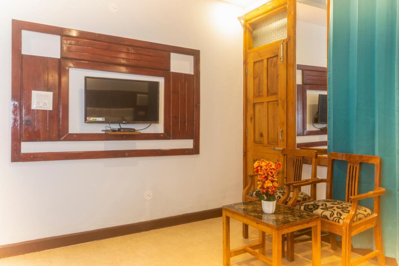Bed and Breakfast Golden Oak Shimla Zewnętrze zdjęcie