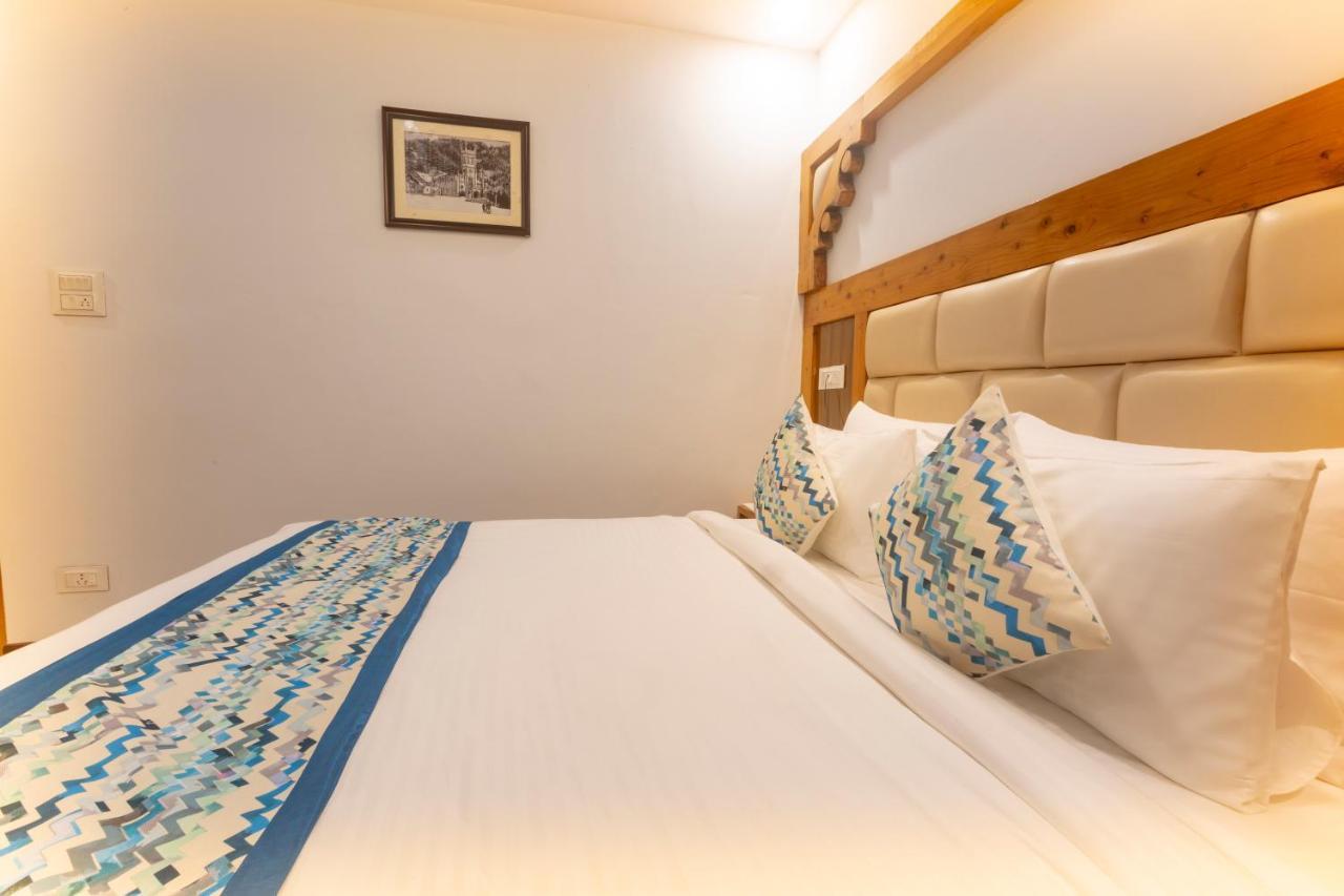 Bed and Breakfast Golden Oak Shimla Zewnętrze zdjęcie